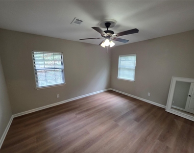 18891 Ferne Drive - Photo Thumbnail 7