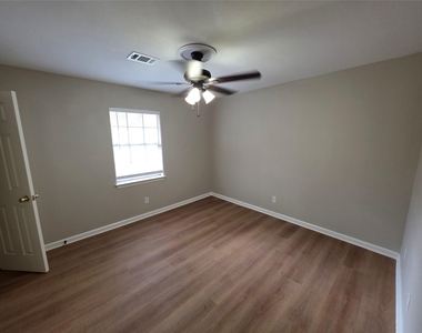 18891 Ferne Drive - Photo Thumbnail 3