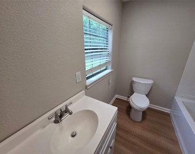 18891 Ferne Drive - Photo Thumbnail 8