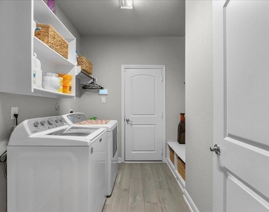 2417 Lake Mist Drive - Photo Thumbnail 42