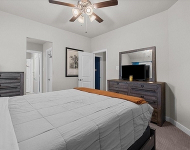 2417 Lake Mist Drive - Photo Thumbnail 27