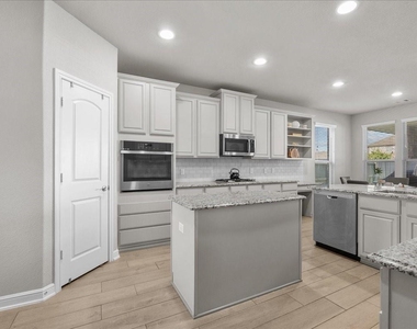 2417 Lake Mist Drive - Photo Thumbnail 17