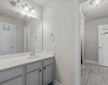 2417 Lake Mist Drive - Photo Thumbnail 38