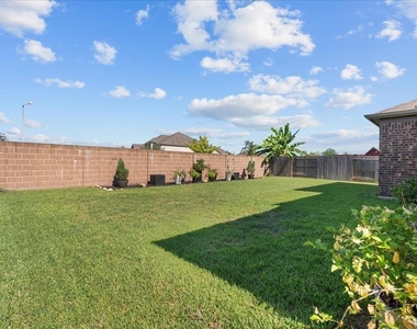 2417 Lake Mist Drive - Photo Thumbnail 45