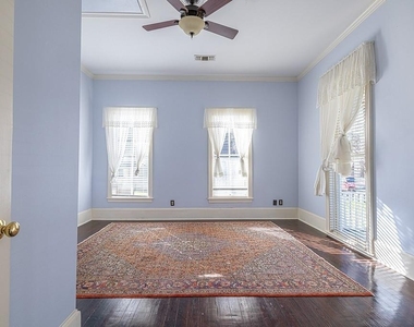 809 Milam Street - Photo Thumbnail 10