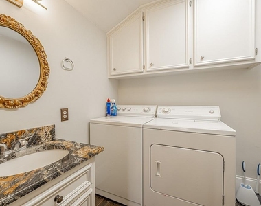 809 Milam Street - Photo Thumbnail 12