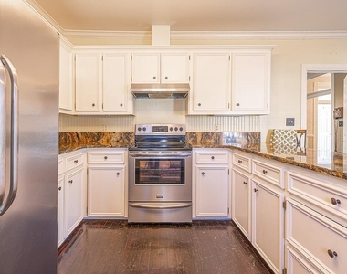 809 Milam Street - Photo Thumbnail 9