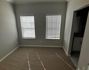 14424 Wadley Bay Drive - Photo Thumbnail 3
