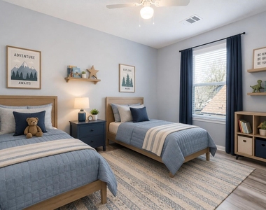 207 N Poplar Street - Photo Thumbnail 3