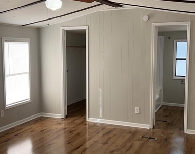 213 Orange St - Photo Thumbnail 2