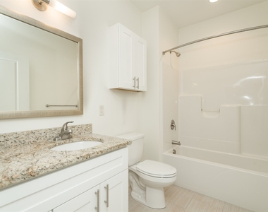 875 Elm - Photo Thumbnail 11