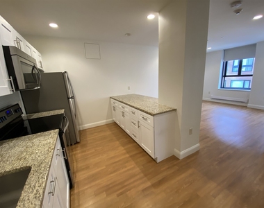 875 Elm - Photo Thumbnail 16