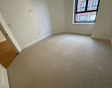 875 Elm - Photo Thumbnail 23