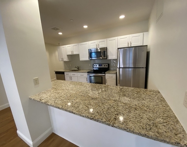875 Elm - Photo Thumbnail 17