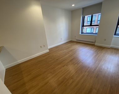 875 Elm - Photo Thumbnail 19