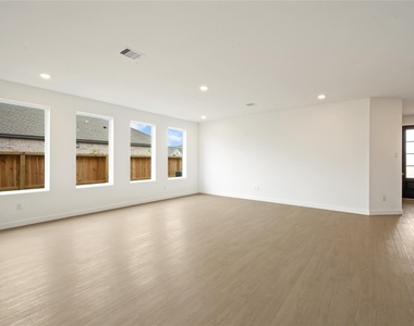 31711 Wild Meadow Drive - Photo Thumbnail 5