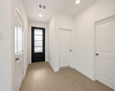 31711 Wild Meadow Drive - Photo Thumbnail 2