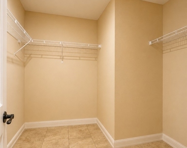 4035 Sw 8th Place - Photo Thumbnail 9