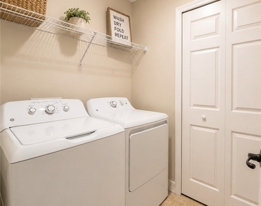 4035 Sw 8th Place - Photo Thumbnail 12