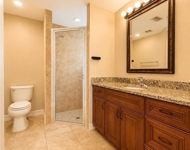 4035 Sw 8th Place - Photo Thumbnail 7