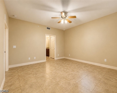 4035 Sw 8th Place - Photo Thumbnail 6