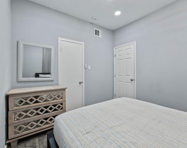 412 Drew Street - Photo Thumbnail 8