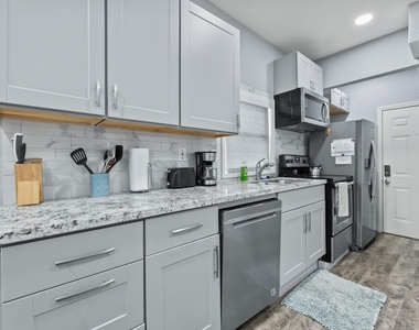 412 Drew Street - Photo Thumbnail 3