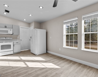 1505 E 15th Street - Photo Thumbnail 6