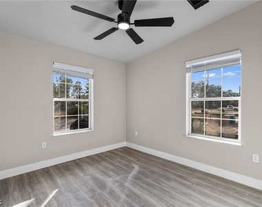 1505 E 15th Street - Photo Thumbnail 14