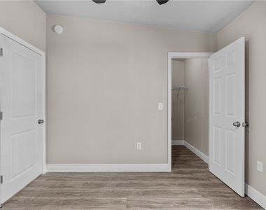1505 E 15th Street - Photo Thumbnail 18