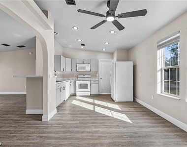 1505 E 15th Street - Photo Thumbnail 5