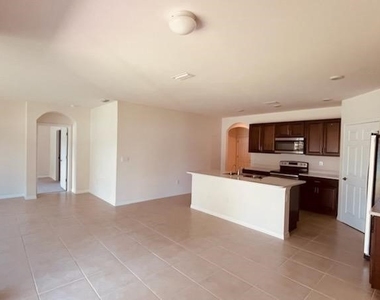1909 Nw 6th Terrace - Photo Thumbnail 5