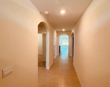 1909 Nw 6th Terrace - Photo Thumbnail 2