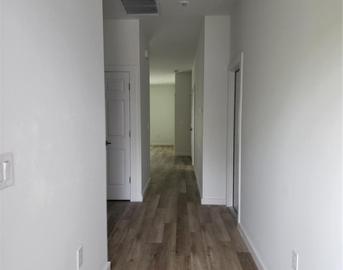 2431 Lola Avenue S - Photo Thumbnail 9