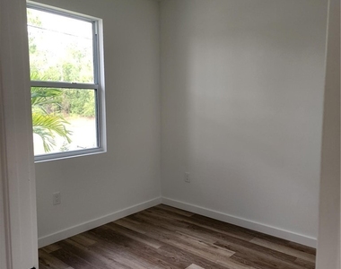 2431 Lola Avenue S - Photo Thumbnail 8