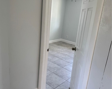 2027 Eloise Circle - Photo Thumbnail 4