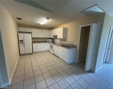 3010 Vernon Avenue S - Photo Thumbnail 3