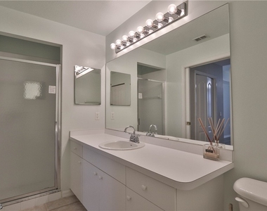8550 Kingbird Loop - Photo Thumbnail 14