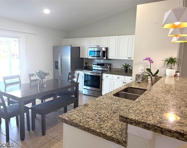 1203 Sw 34th Terrace - Photo Thumbnail 10