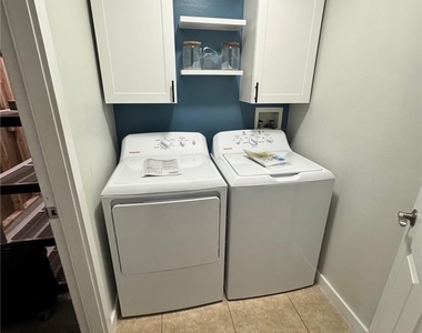 1203 Sw 34th Terrace - Photo Thumbnail 5