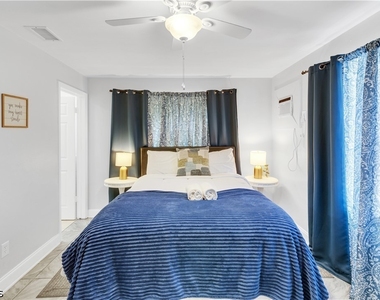 4913 Vincennes Street - Photo Thumbnail 6
