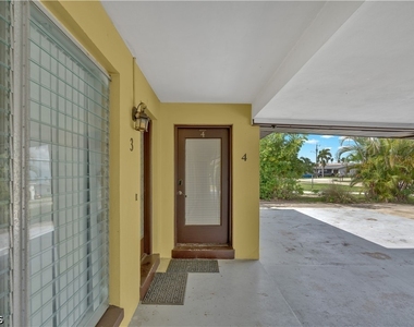 4913 Vincennes Street - Photo Thumbnail 4