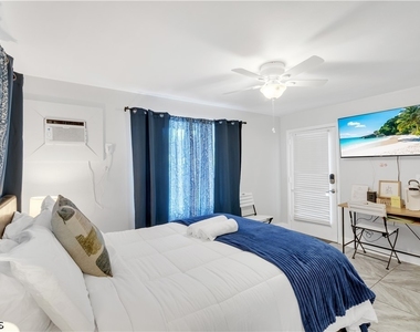 4913 Vincennes Street - Photo Thumbnail 8