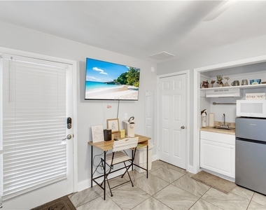 4913 Vincennes Street - Photo Thumbnail 9