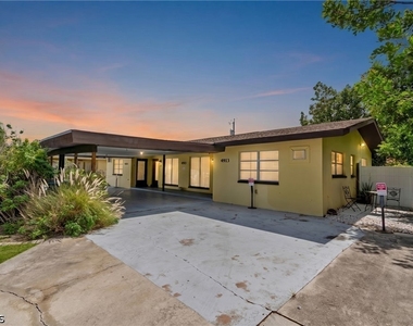 4913 Vincennes Street - Photo Thumbnail 4