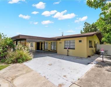 4913 Vincennes Street - Photo Thumbnail 3