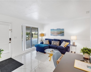 4913 Vincennes Street - Photo Thumbnail 10