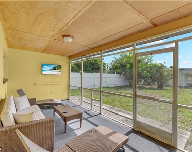 4913 Vincennes Street - Photo Thumbnail 14