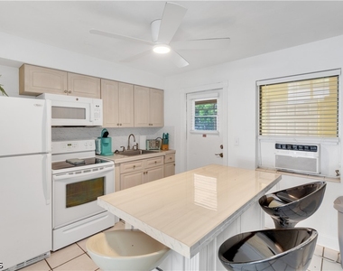 4913 Vincennes Street - Photo Thumbnail 9