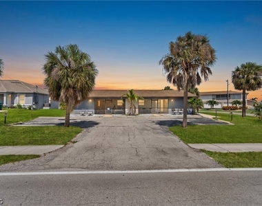 4353 Country Club Boulevard - Photo Thumbnail 2